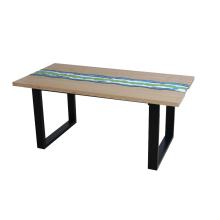 Table rectangulaire en châtaignier et pierre de lave avec base en fer incluse.