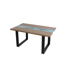 Table rectangulaire en chêne et marbre avec base en fer noir mat incluse.